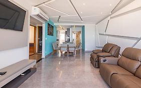Apartamento pe na areia nas pitangueiras